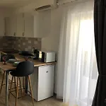 Varosi Menedek Апартаменты *