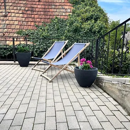 Varosi Menedek * Veszprém
