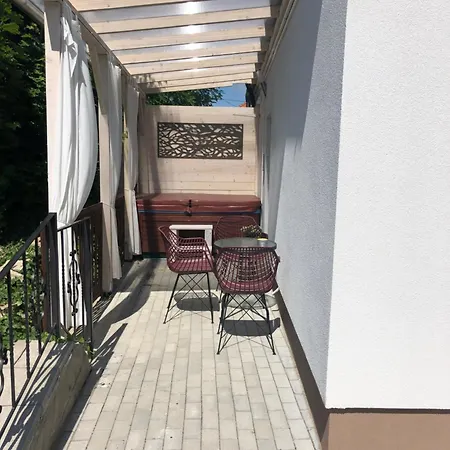 Varosi Menedek Апартаменты