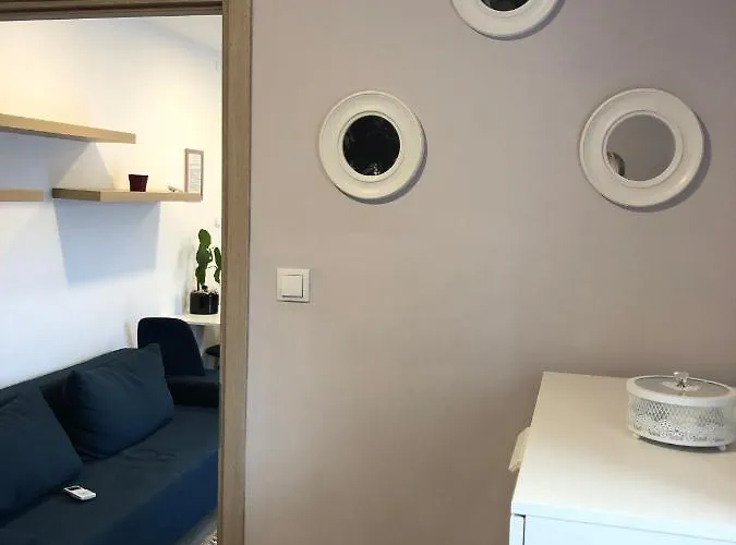 Varosi Menedek